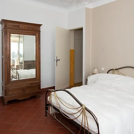 Hotel Le Lavandou, 5 Pieces, 10 Personnes - Fr-1-803-42