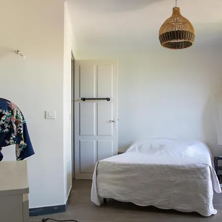 Le Lavandou, 5 Pieces, 10 Personnes - Fr-1-803-42 Hotel